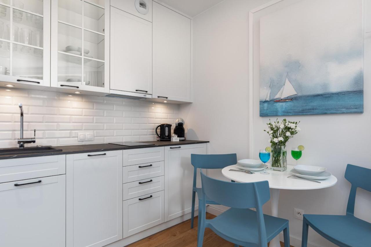 Mazowiecka By Renters Apartment *
