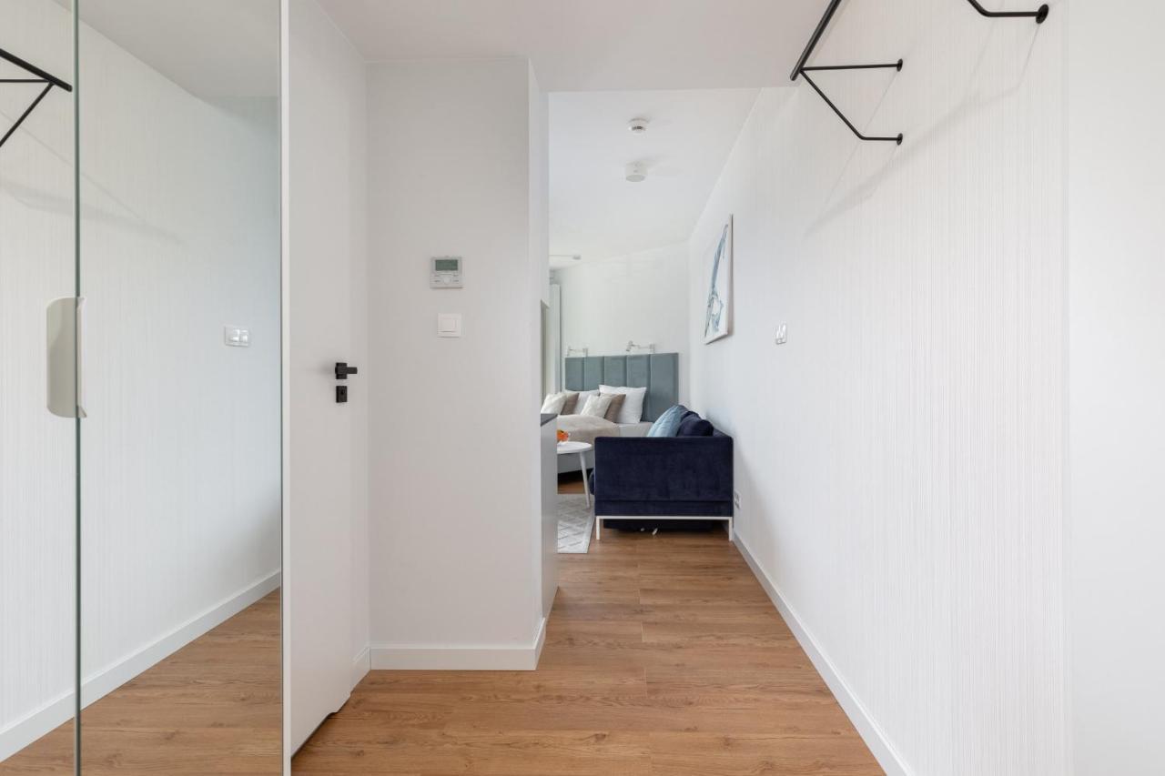 Mazowiecka By Renters Apartment